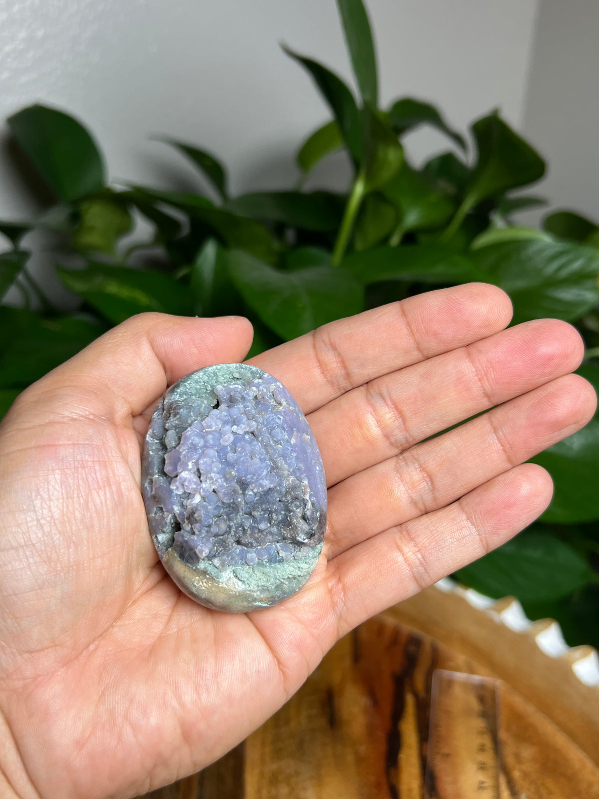Grape Agate Palmstone: NA