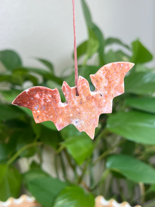 Carnelian Ornament Bat: T
